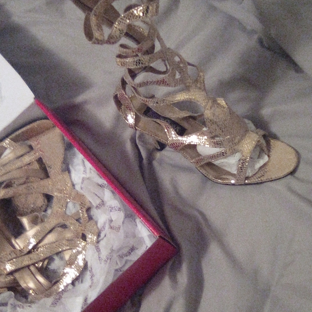 Wrong size birthday gift...never been worn